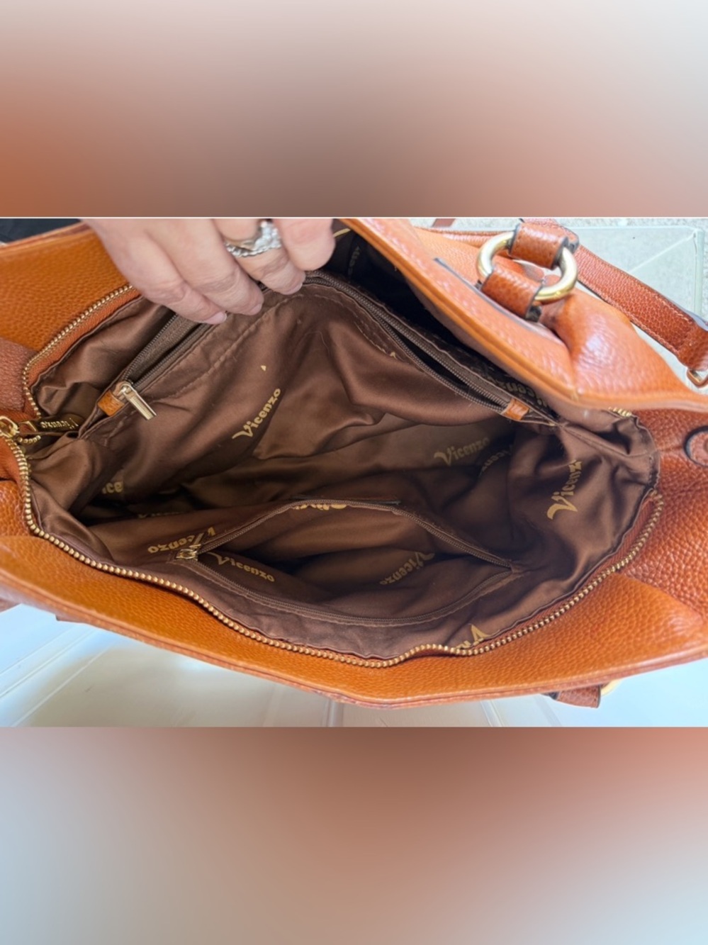 LIKE NEW Vicenzo Leather Caramel Satchel Tote Handbag Purse Crossbody - Picture 4 of 16